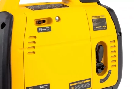 Генератор инверторный GT-2200iS, 2.2 кВт, 230 В, бак 4 л, закрытый корпус, ручной старт Denzel 94702 купить в Новом Уренгое