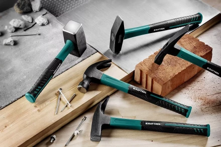 Молоток каменщика с фиберглассовой рукояткой 20192 купить в Новом Уренгое