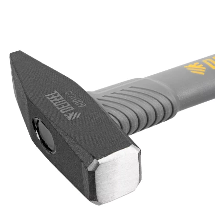 Молоток слесарный, 600 г Denzel, кованый, фибергласовая рукоятка c TPR покрытием, 10486 купить в Новом Уренгое