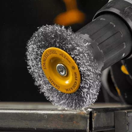 Щетка для дрели, 75 мм, Плоская, со шпилькой, нержавеющая витая проволока Denzel 744603 купить в Новом Уренгое