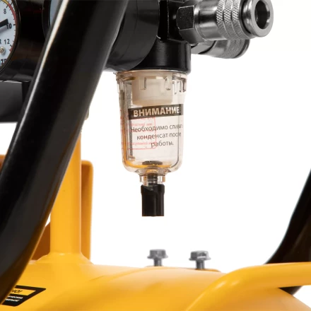 Компрессор безмасляный, малошумный Denzel DLS 3300/100, 3300 Вт,3x1100, 100 л, 570 л/мин ,блок управления купить в Новом Уренгое