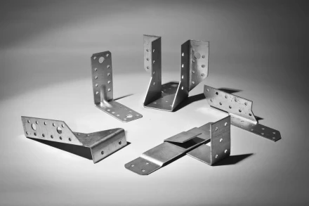 Крепежный угол ЗУБР &quot;МАСТЕР&quot; равносторонний, 100х60х60мм, 1шт 310206-100-060 купить в Новом Уренгое