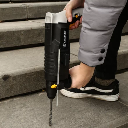 Перфоратор DKH650W DEKO, 063-4110, в кейсе купить в Новом Уренгое