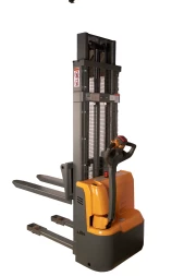 Штабелер самоходный 1,5 т 3,0 м XILIN CDD15R-EN 24/105 В/Ач с раздвижными вилами 1022682