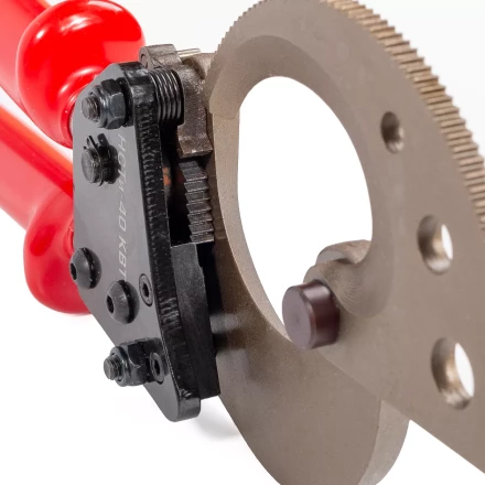 Секторные ножницы диэлектрические КВТ НСТи-40 для резки кабелей до 40 мм, проводов АС со стальным сердечником и прутков из низкоуглеродистой стали (84395) купить в Новом Уренгое