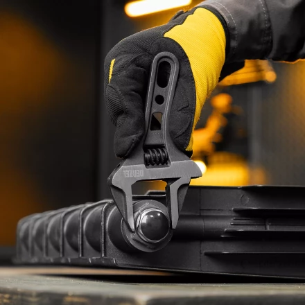 Ключ разводной 155 мм Denzel 15753, CrV, кованый, укороченная рукоятка купить в Новом Уренгое