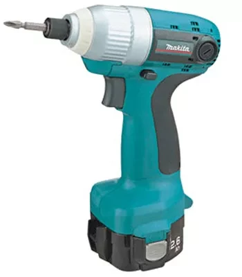 Аккумуляторный ударный шуруповёрт Makita 6980FDWAE купить в Новом Уренгое