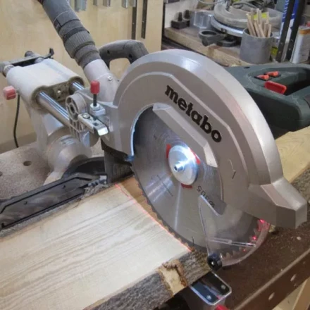 Пила торцовая Metabo KGS 305 M купить в Новом Уренгое