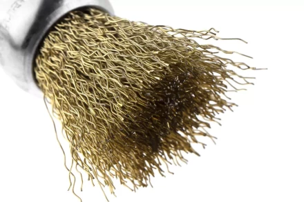 Кордщетка HAMMER кисть 25мм для дрели гофрированная латунированная сталь (207-210) купить в Новом Уренгое