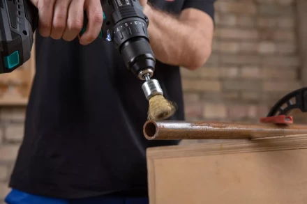 Кордщетка HAMMER кисть 25мм для дрели гофрированная латунированная сталь (207-210) купить в Новом Уренгое