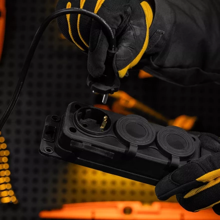 Удлинитель-шнур силовой Denzel Top Series, КГТТ, 20м, 3 розетки, 3 x 1,5 мм, 3 м 37422 купить в Новом Уренгое