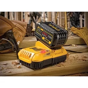 Зарядное устройство XR DCB118 Flexvolt DeWalt купить в Новом Уренгое