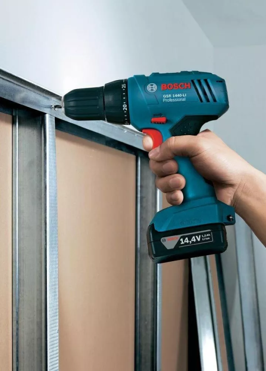 Аккумуляторная дрель-шуруповерт BOSCH GSR 1440-Li купить в Новом Уренгое