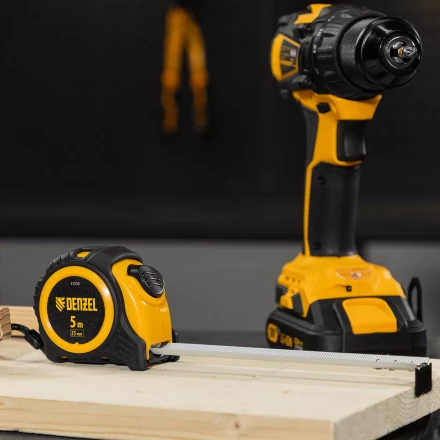 Рулетка Denzel  5м х 25мм, обрезиненный корпус, автоматическая фиксация, 31552 купить в Новом Уренгое