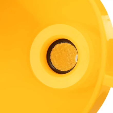 Воронка пластиковая 160 мм с металлическим ситом и гибким наконечником Denzel 537206 купить в Новом Уренгое