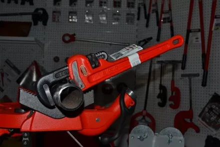 Прямой трубный ключ для тяжелых работ 12  31015 купить в Новом Уренгое