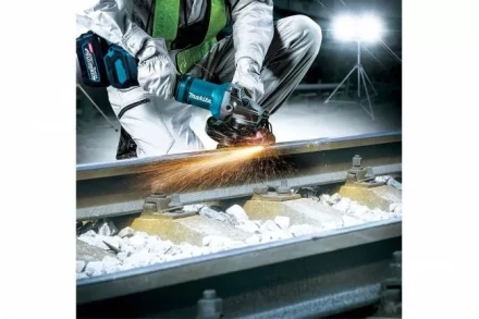 Аккумуляторная угловая шлифовальная машина XGT Makita GA037GZ (без АКБ и ЗУ) купить в Новом Уренгое