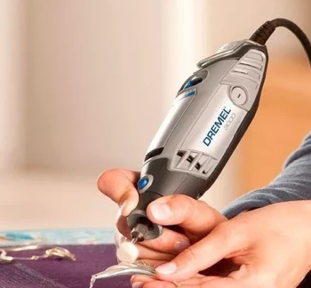 Многофункциональный инструмент 3000 S Xmas 2017 Dremel купить в Новом Уренгое