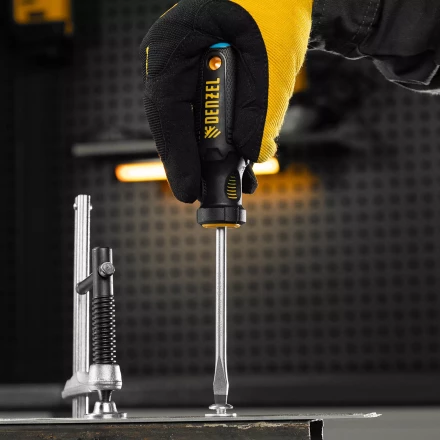 Отвертка, SL6x100 мм, S2, 3к рукоятка Denzel 121987 купить в Новом Уренгое