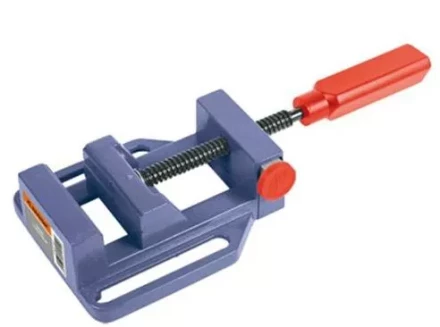 Тиски винтовые Кратон 70 мм 1 15 01 001 купить в Новом Уренгое