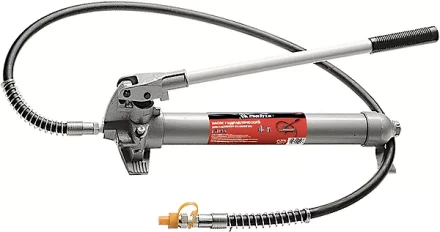 Насос гидравлический со шлангом для 10-тонной растяжки MATRIX 513255 купить в Новом Уренгое