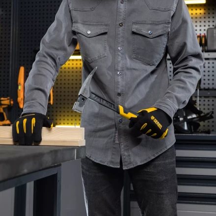 Молоток кровельщика 600 г, цельнокованый, боек с магнитом, двухкомп. обрезин. рук-ка Denzel 10623 купить в Новом Уренгое