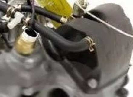 Дизельный двигатель KM2V80G (без глушителя и радиатора) купить в Новом Уренгое