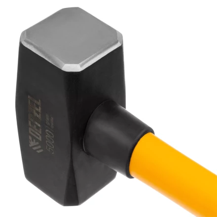 Кувалда 5000 г, кованая, фибергласовая  рукоятка c TPR покрытием, 880 мм Denzel 11024 купить в Новом Уренгое