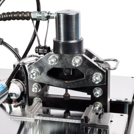 Стол КВТ СШО-150 NEO с комплектом шинообрабатывающего оборудования для шин до 150 мм (85683) купить в Новом Уренгое