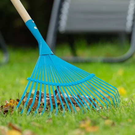 Грабли веерные стальные Palisad, 430 х 1550 мм, 22 плоских зуба, лакированный черенок, Luxe, 617885 купить в Новом Уренгое