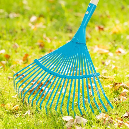 Грабли веерные стальные Palisad, 430 х 1550 мм, 22 плоских зуба, лакированный черенок, Luxe, 617885 купить в Новом Уренгое