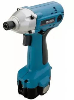 Аккумуляторная дрель-шуруповерт Makita 6990DWAE купить в Новом Уренгое