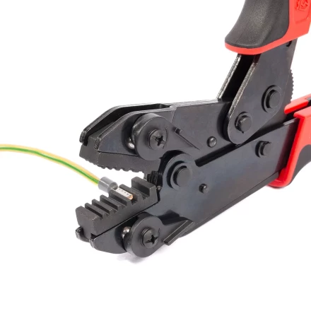 Пресс-клещи КВТ СТО+5 с 5 матрицами МПК для опрессовки разъемов, втулочных, изолированных и неизолированных наконечников (набор) (90777) купить в Новом Уренгое