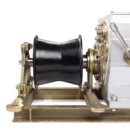 Лебедка тяговая автономная КВТ ЛТА-5 с бензиновым приводом, 5 т (88397) купить в Новом Уренгое