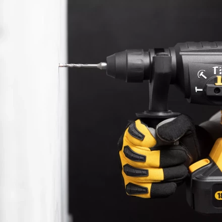 Бур по бетону Denzel, 4 x 110 мм,двойная спираль, три пылеотводящие кромки, 705002 купить в Новом Уренгое