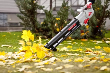 Пылесос ЗУБР садовый электрический, мусоросборник 40л, 2600Вт, 11000 - 15000об/мин, 12м3/мин, 160-270км/ч ЗПСЭ-2600 купить в Новом Уренгое