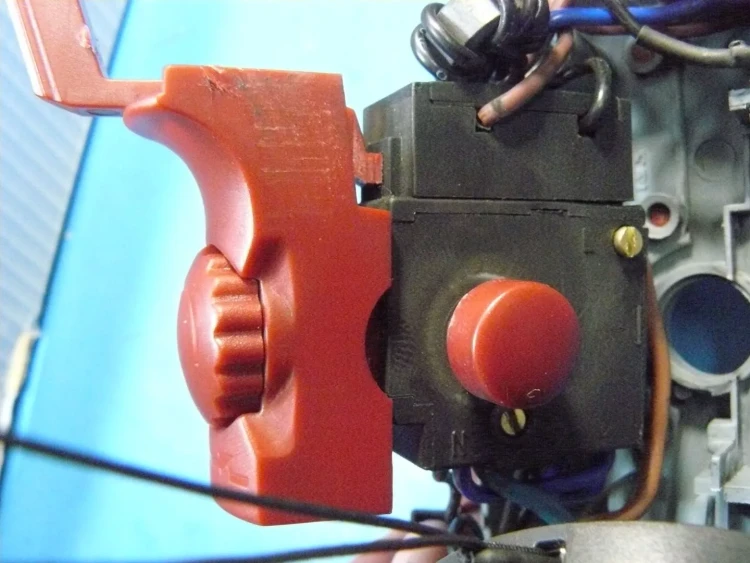 Выключатель LIDA FA2-6/1BEK 6(6)A 250V~ 5E4 U502-850-004 купить в Новом Уренгое
