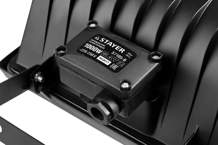 Прожектор STAYER "MASTER" MAXLight галогенный, с дугой крепления под установку, черный, 1000Вт 57105-B купить в Новом Уренгое