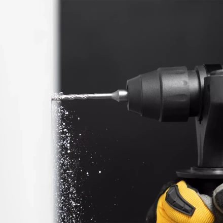 Бур по бетону Denzel, 5 x 110 мм, двойная спираль, три пылеотводящие кромки, 705003 купить в Новом Уренгое