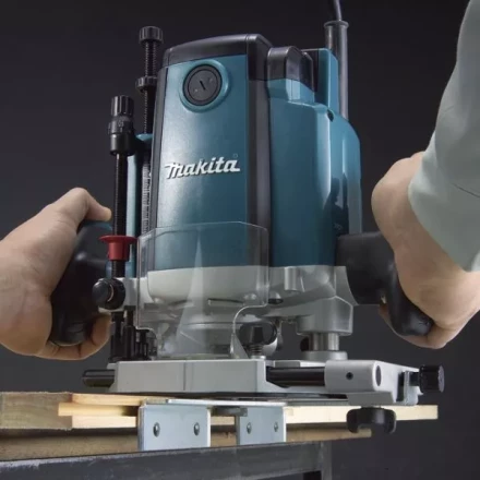 Фрезер Makita RP1801F купить в Новом Уренгое