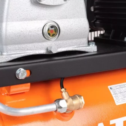 Компрессор масляный поршневой ременной PATRIOT REMEZA СБ 4/С-50 LB 30 A купить в Новом Уренгое