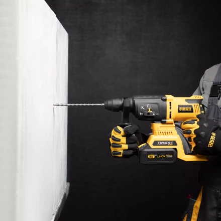 Бур по бетону Denzel, 10 x 210 мм, двойная спираль, три пылеотводящие кромки, 705017 купить в Новом Уренгое