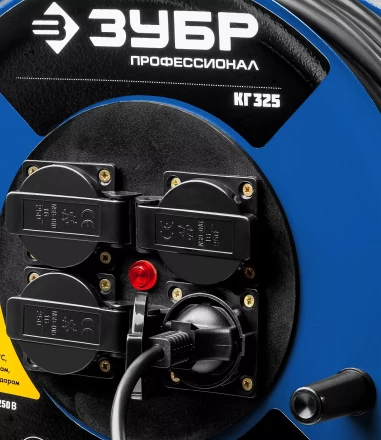 Удлинитель на катушке &quot;КГ 325&quot;, 30 м, 4000 Вт, 4 гнезда, IP44, КГ 3х2,5 кв мм, ЗУБР 55079-30 купить в Новом Уренгое