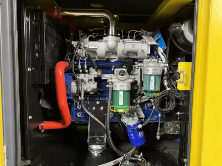 Дизельный генератор Vektor AD-70Y-T400 в шумозащитном кожухе с АВР купить в Новом Уренгое