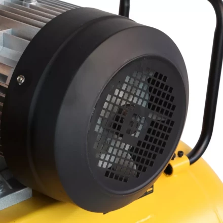 Компрессор воздушный, ременный привод BCI4000-T/100, 4.0 кВт, 100 литров, 690 л/мин Denzel 58123 купить в Новом Уренгое