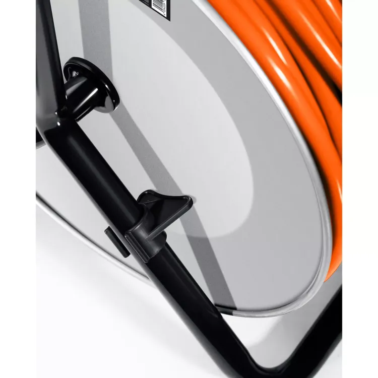 Силовые удлинители на стальной катушке  P-325, провод ПВС 3х2.5 мм2 55089-50 купить в Новом Уренгое