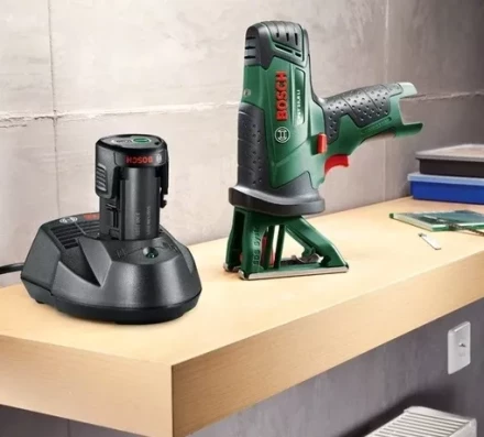 Аккумуляторная лобзиковая пила BOSCH PST 10,8 LI (0.603.3B4.022) купить в Новом Уренгое